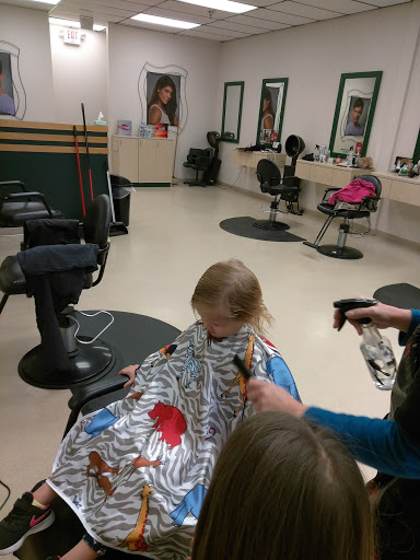 Hair Salon «Great Clips», reviews and photos, 748 NW Washington Blvd, Hamilton, OH 45013, USA