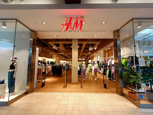 Clothing Store «H&M», reviews and photos, 6600 Topanga Canyon Blvd # 45, Canoga Park, CA 91303, USA