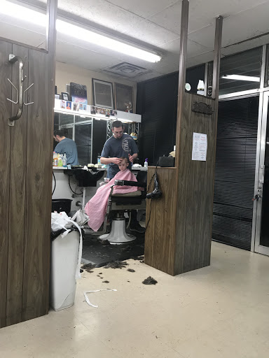 Barber Shop «Brookwood Barber Shop», reviews and photos, 620 Meadowbrook Dr, Longview, TX 75601, USA