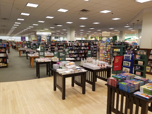 Book Store «Barnes & Noble», reviews and photos, 3000 Prairie Center Dr, Eden Prairie, MN 55344, USA