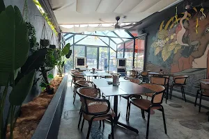 Blackbixon Cafe & Restaurant - Jalan Inai image