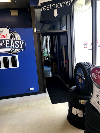 Auto Parts Store «Pep Boys Auto Parts & Service», reviews and photos, 3700 Edgmont Ave, Brookhaven, PA 19015, USA