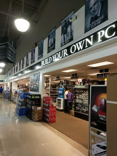 Computer Store «Micro Center», reviews and photos, 11755 Mosteller Rd, Sharonville, OH 45241, USA