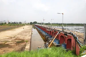 Ajwa Reservoir Dam image