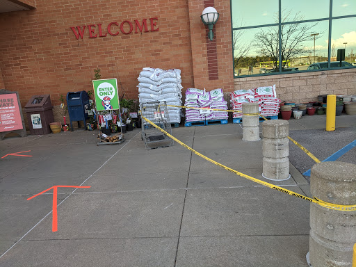 Grocery Store «Schnucks», reviews and photos, 101 Civic Center Dr, Lake St Louis, MO 63367, USA