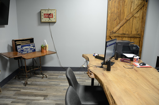 Real Estate Agents «Coldwell Banker Legacy Real: Dwayne Pierce», reviews and photos, 204 Cavalry Dr, Glasgow, KY 42141, USA