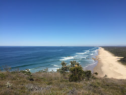 Photo de Kylies Beach avec rivage droit, long