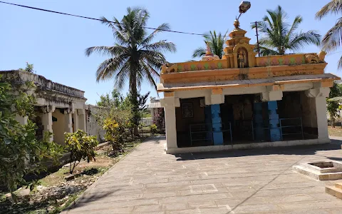 Sri Vyaasraja Prathstita Chikka Muttatti Anjaneya Gudi image