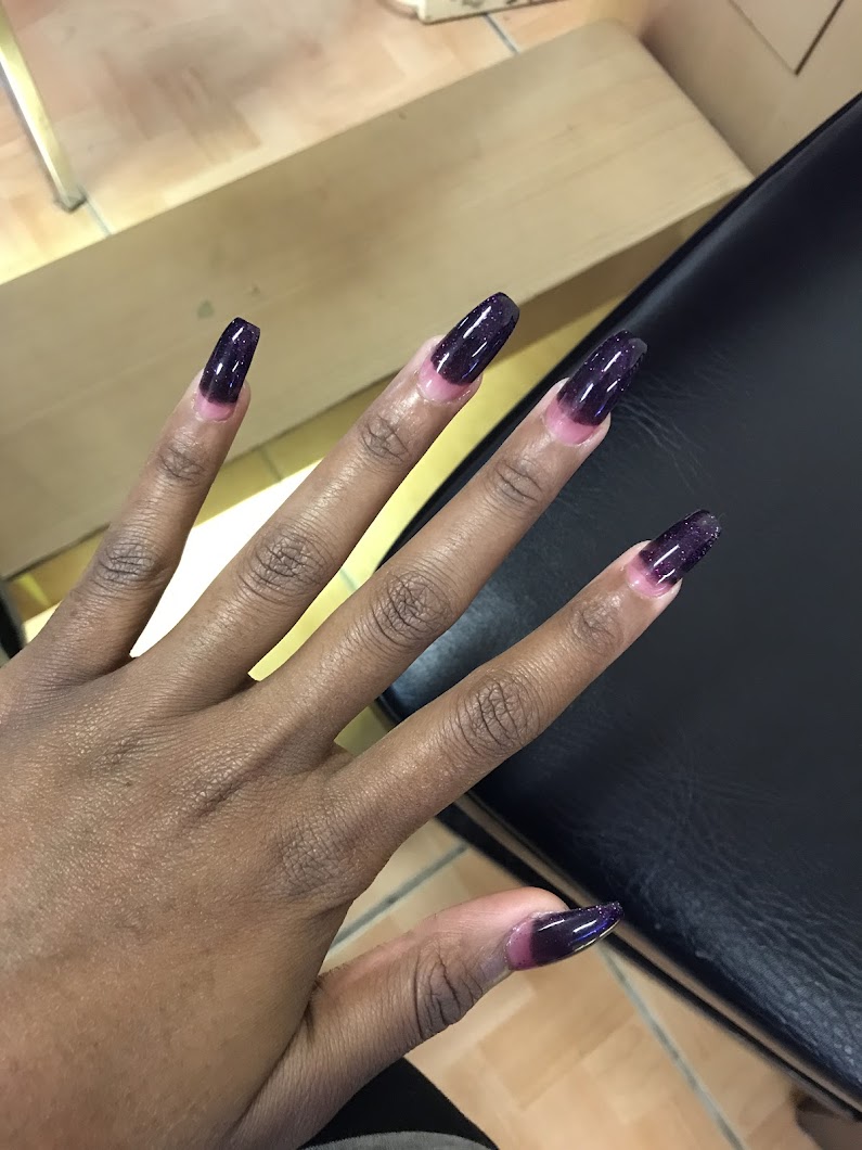 Queen Nails