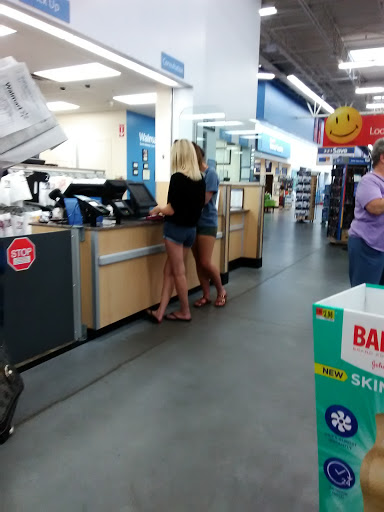 Discount Store «Walmart», reviews and photos, 2200 Holly Springs Pkwy, Holly Springs, GA 30115, USA