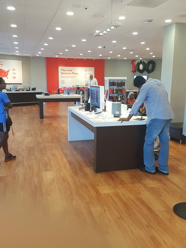 Cell Phone Store «Verizon», reviews and photos, 2915 Crain Hwy, Waldorf, MD 20601, USA