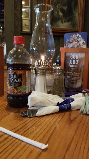 American Restaurant «Cracker Barrel Old Country Store», reviews and photos, 11000 Dixie Hwy, Louisville, KY 40272, USA