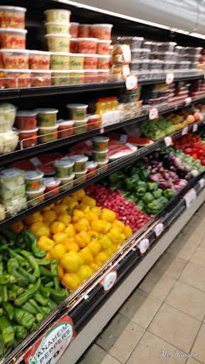 Grocery Store «Devon Market», reviews and photos, 1440 W Devon Ave, Chicago, IL 60660, USA