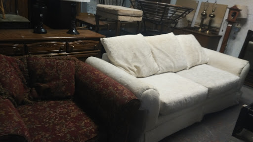 Used Furniture Store «Emmitsburg Auction», reviews and photos, 17319 N Seton Ave, Emmitsburg, MD 21727, USA