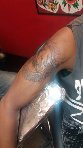 Tattoo Shop «Kadillac Tattoo Mt. Airy», reviews and photos, 7102 Germantown Ave, Philadelphia, PA 19119, USA