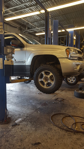 Auto Repair Shop «Car-X Tire & Auto», reviews and photos, 3620 County Rd 850 E, Plainfield, IN 46168, USA