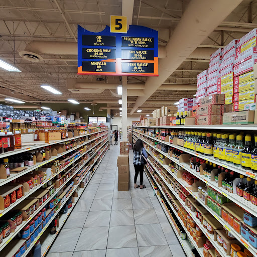 Asian Grocery Store «Pacific Ocean Marketplace - Denver», reviews and photos, 2200 W Alameda Ave, Denver, CO 80223, USA