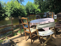 Atmosphère du Restaurant La Petite Guinguette zen à Saint-Léon-sur-Vézère - n°16