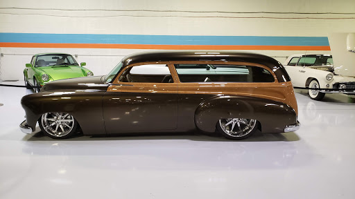 Car Dealer «R&H Motorcars», reviews and photos, 6441 Davis Industrial Pkwy, Solon, OH 44139, USA