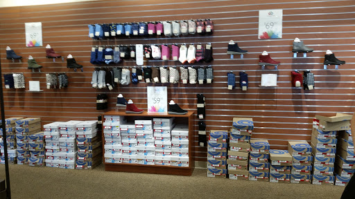 Shoe Store «Clarks Bostonian Outlet», reviews and photos, 30 Center Square, Hanover, PA 17331, USA