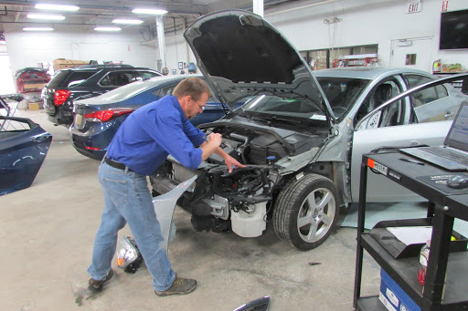 Auto Body Shop «Axelrod Collision Center», reviews and photos, 4850 Brookpark Rd, Cleveland, OH 44134, USA
