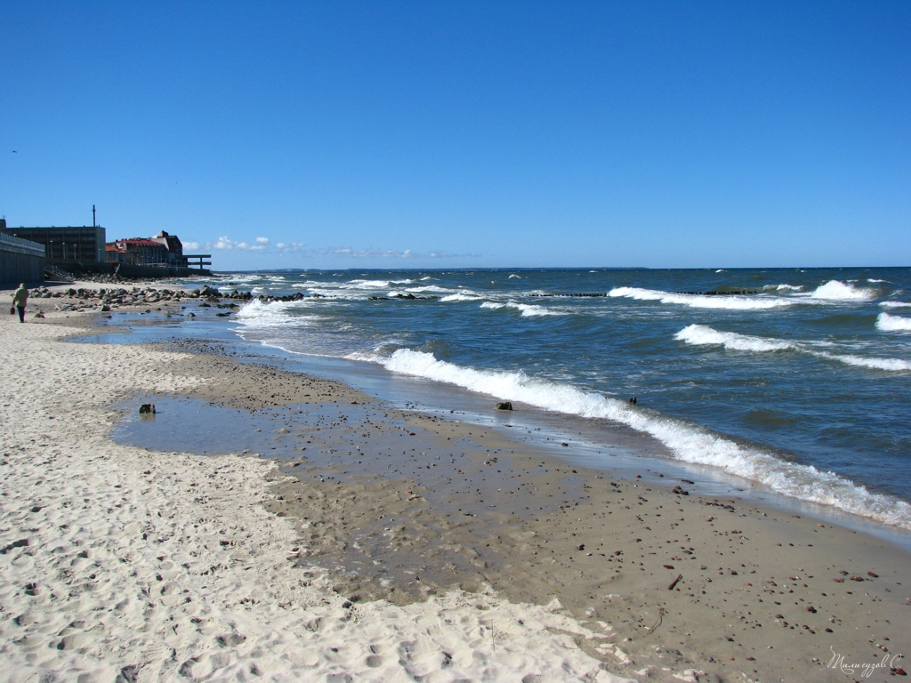 Fotografija Skovorodka beach z turkizna voda površino