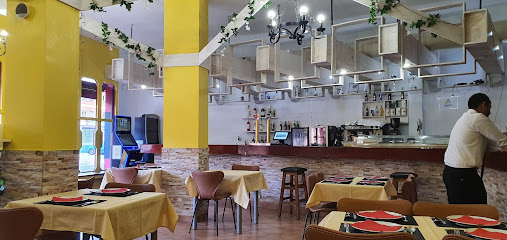 Restaurante Lal Qila Burgos - C. del Burgense, 24, 09002 Burgos, Spain
