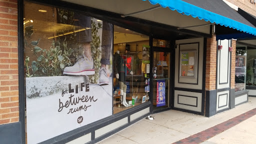 Sporting Goods Store «Geneva Running Outfitters», reviews and photos, 221 W State St, Geneva, IL 60134, USA