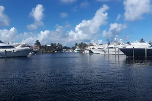 Lighthouse Point Yacht Club image