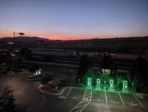 DoubleTree by Hilton Pleasanton at the Club image