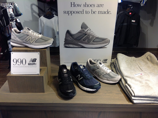 Shoe Store «New Balance Bellevue», reviews and photos, 823 Bellevue Way NE #100, Bellevue, WA 98004, USA