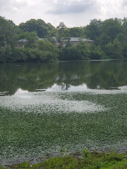 Crestwood Lake