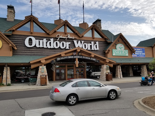 Shopping Mall «Great Lakes Crossing Outlets», reviews and photos, 4000 Baldwin Rd, Auburn Hills, MI 48326, USA