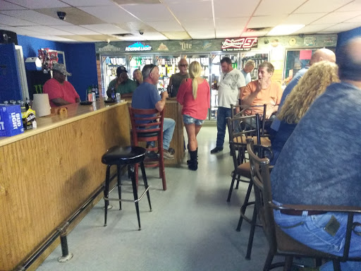 Liquor Store «County Line Liquor», reviews and photos, 15965 Dixie Hwy, Crittenden, KY 41030, USA