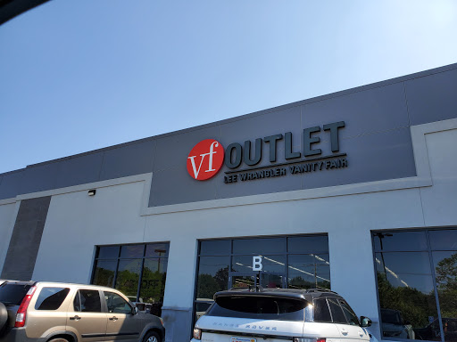 Outlet Store «VF Outlet», reviews and photos, 375 Faunce Corner Rd, North Dartmouth, MA 02747, USA