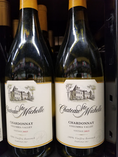 Liquor Store «Gold Crown Liquors Store», reviews and photos, 3425 N Clark St, Chicago, IL 60657, USA