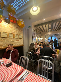 Atmosphère du Restaurant de cuisine américaine moderne Schwartz's à Paris - n°13