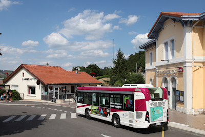Parking de la gare de St Clair du Rhône à Saint-Clair-du-Rhône
