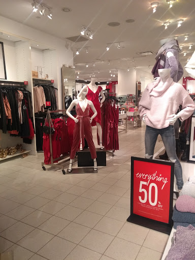 Clothing Store «Express», reviews and photos, 401 NE Northgate Way, Seattle, WA 98125, USA