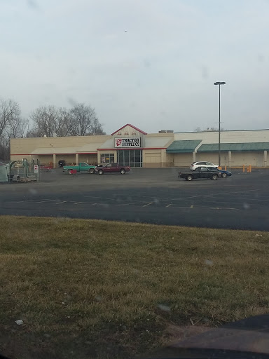 Home Improvement Store «Tractor Supply Co.», reviews and photos, 2202 N Park Rd, Connersville, IN 47331, USA