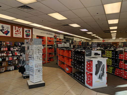 Shoe Store «Famous Footwear», reviews and photos, 5500 Grossmont Center Dr, La Mesa, CA 91942, USA