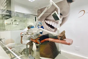 Dr. Pablo Sanabria Odontólogo Rehabilitador Oral image