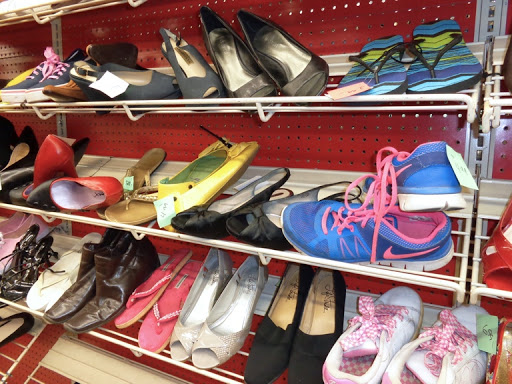 Thrift Store «Salvation Army Family Store & Donation Center», reviews and photos, 3367 Sheridan Rd, Zion, IL 60099, USA