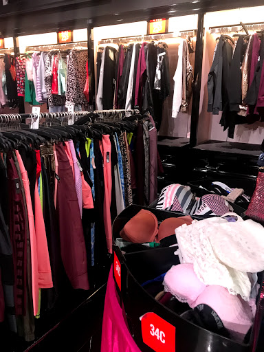 Shopping Mall «Valdosta Mall», reviews and photos, 1700 Norman Dr, Valdosta, GA 31601, USA