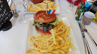Hamburger du Restaurant français L'Anvers du Décor à Paris - n°7