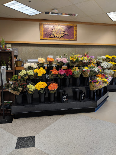 Grocery Store «Quality Food Center», reviews and photos, 6940 Coal Creek Pkwy SE, Newcastle, WA 98059, USA