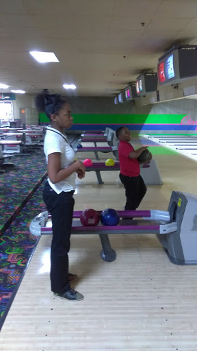 Bowling Alley «Cherry Hill Lanes», reviews and photos, 300 Inkster Rd, Dearborn Heights, MI 48127, USA