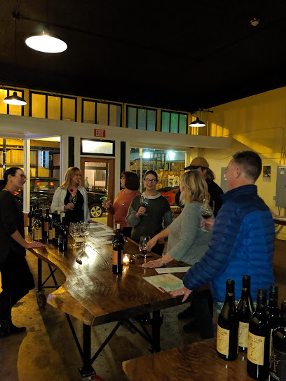 Cascade Cliffs Vineyard & Winery - Georgetown Tasting Room