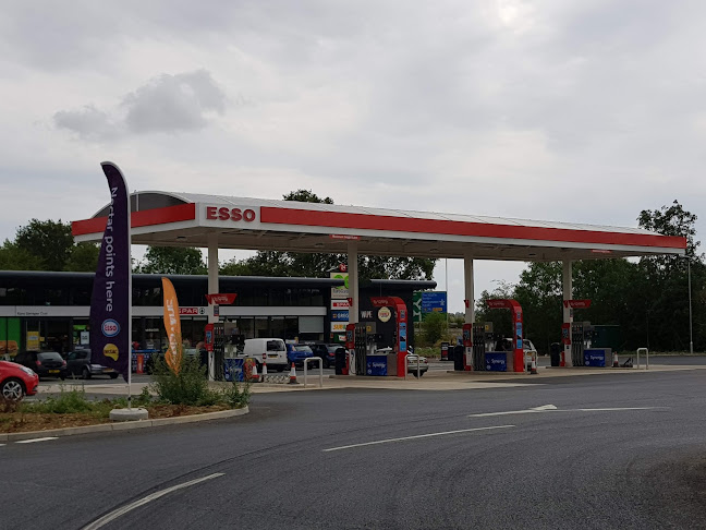 Reviews of Esso Service Northampton Junction 16 in Northampton - Gas station