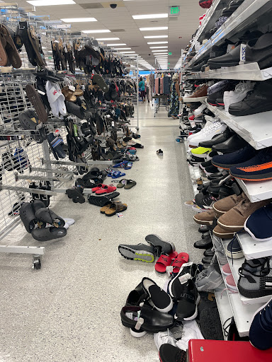 Clothing Store «Ross Dress for Less», reviews and photos, 12115 Biscayne Blvd, North Miami, FL 33181, USA